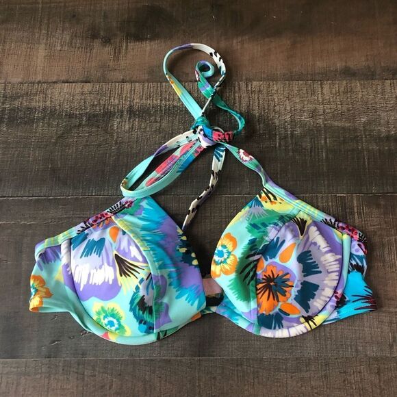 Vintage Victoria’s Secret Bikini Top and Skirt - Picture 5 of 8